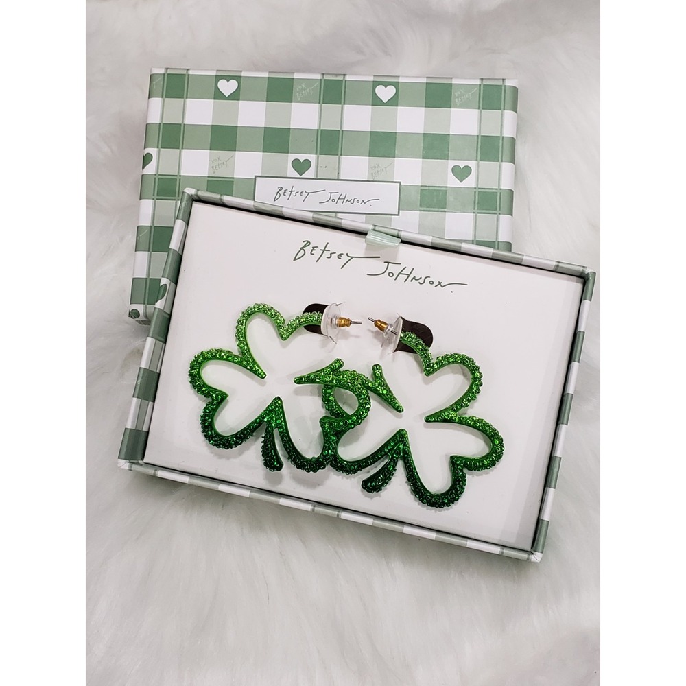 BETSEY JOHNSON St. Patrick's Shamrock Clover Green Ombré Metallic Earrings 3d